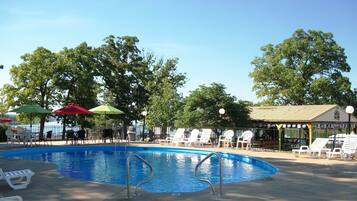 Piscina a l'aire lliure