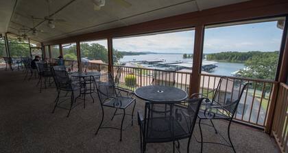 Branson Yacht Club a Ramada by Wyndham