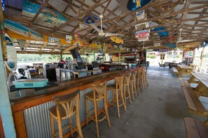 Bar (in der Unterkunft)