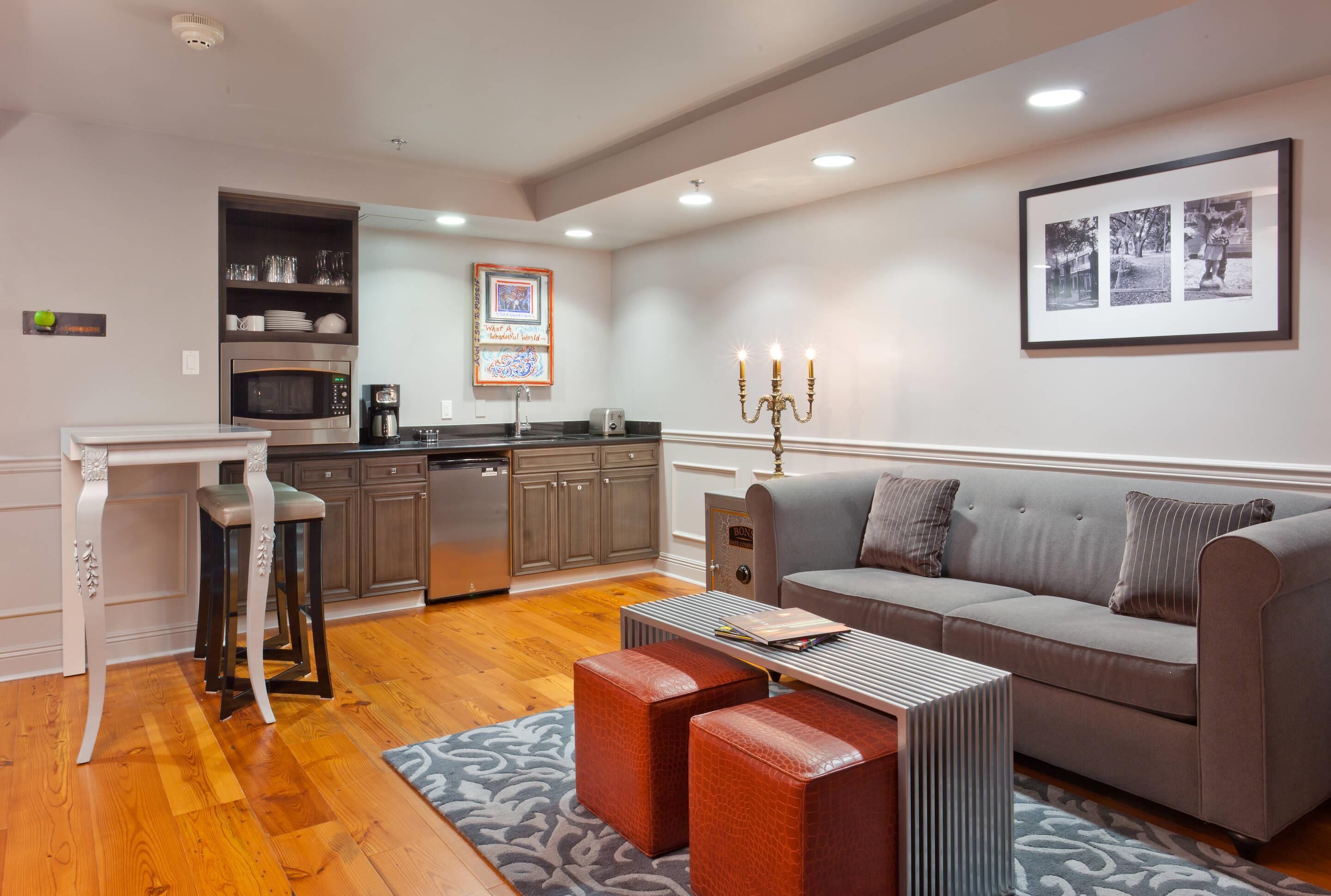 Suite, 1 King Bed, Non Smoking (Efficiency) | In-room safe, blackout drapes, iron/ironing board, WiFi (free)