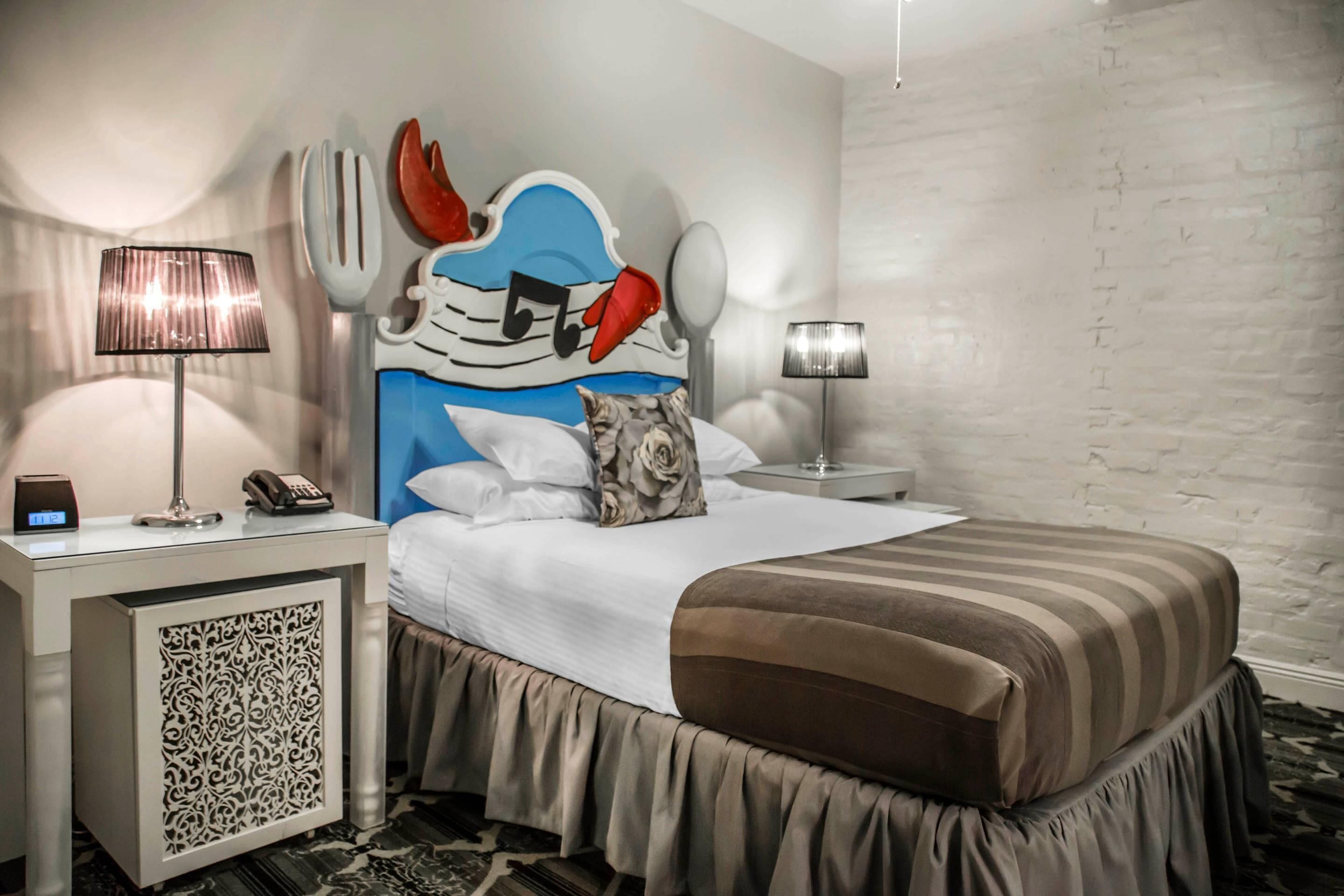 Suite, 1 Queen Bed with Sofa bed, Non Smoking (Efficiency) | In-room safe, blackout drapes, iron/ironing board, WiFi (free)
