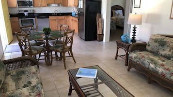 Villa, 2 Bedrooms | 1 bedroom, individually decorated, individually furnished