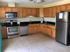 Family Villa, 2 Bedrooms | Private kitchen