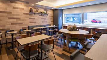 Free daily buffet breakfast