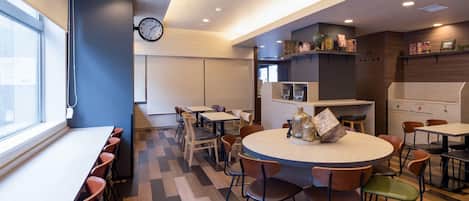 Desayuno bufé gratuito y diario