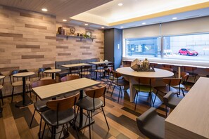 Free daily buffet breakfast  - Comfort Hotel Hakodate (Hakodate)