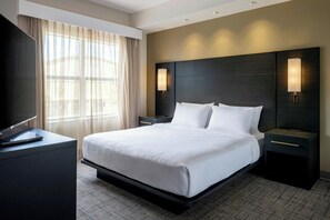 Premium bedding, desk, iron/ironing board, free cots/infant beds - Residence Inn by Marriott Melbourne (Melbourne)