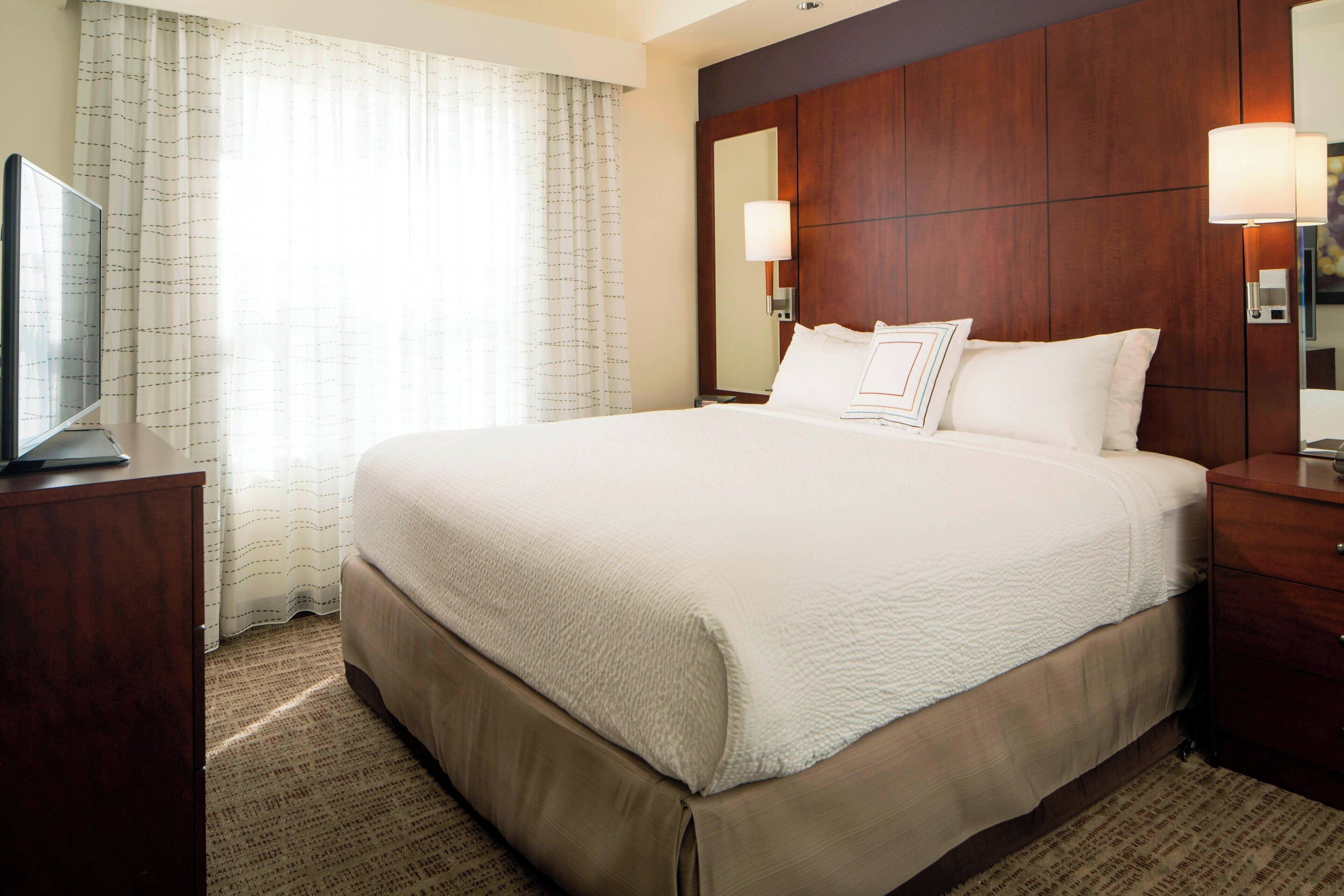 suite, 2 bedrooms, non smoking | premium bedding, desk, iron/ironing board, free cots/infant beds