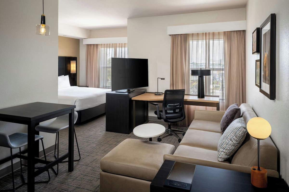 Studio, 1 King Bed with Sofa bed | Premium bedding, desk, iron/ironing board, free cribs/infant beds