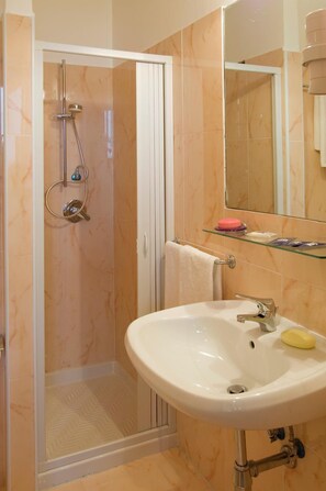 Room amenity - Hotel Delizia (Milan)