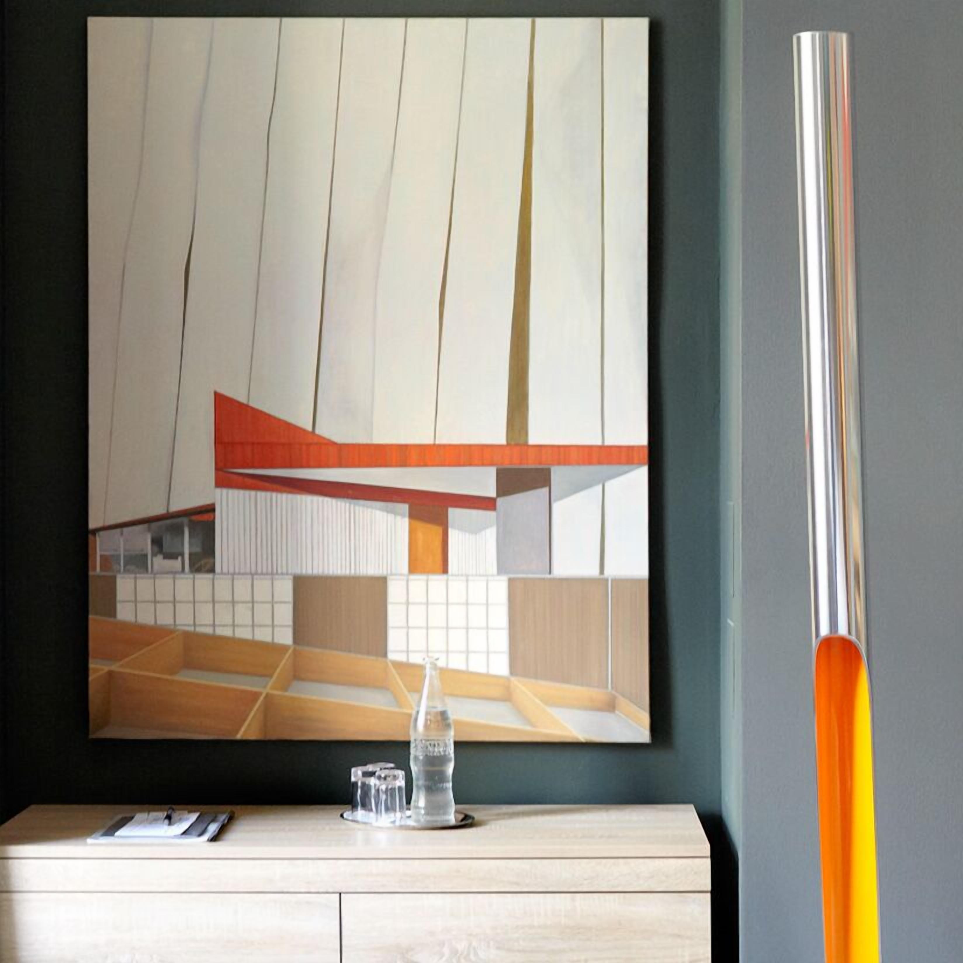 Quarto moderno com uma grande pintura abstrata na parede, uma escrivaninha de madeira com uma garrafa de vidro e copos, e um elegante pilastro decorativo.