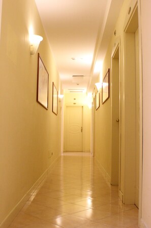 Hallway - Hotel Certosa (Milan)