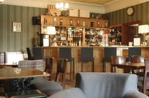 Bar (en la propiedad)