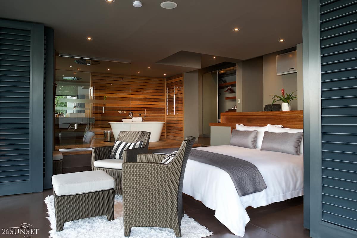 Premium bedding, pillowtop beds, free minibar, in-room safe