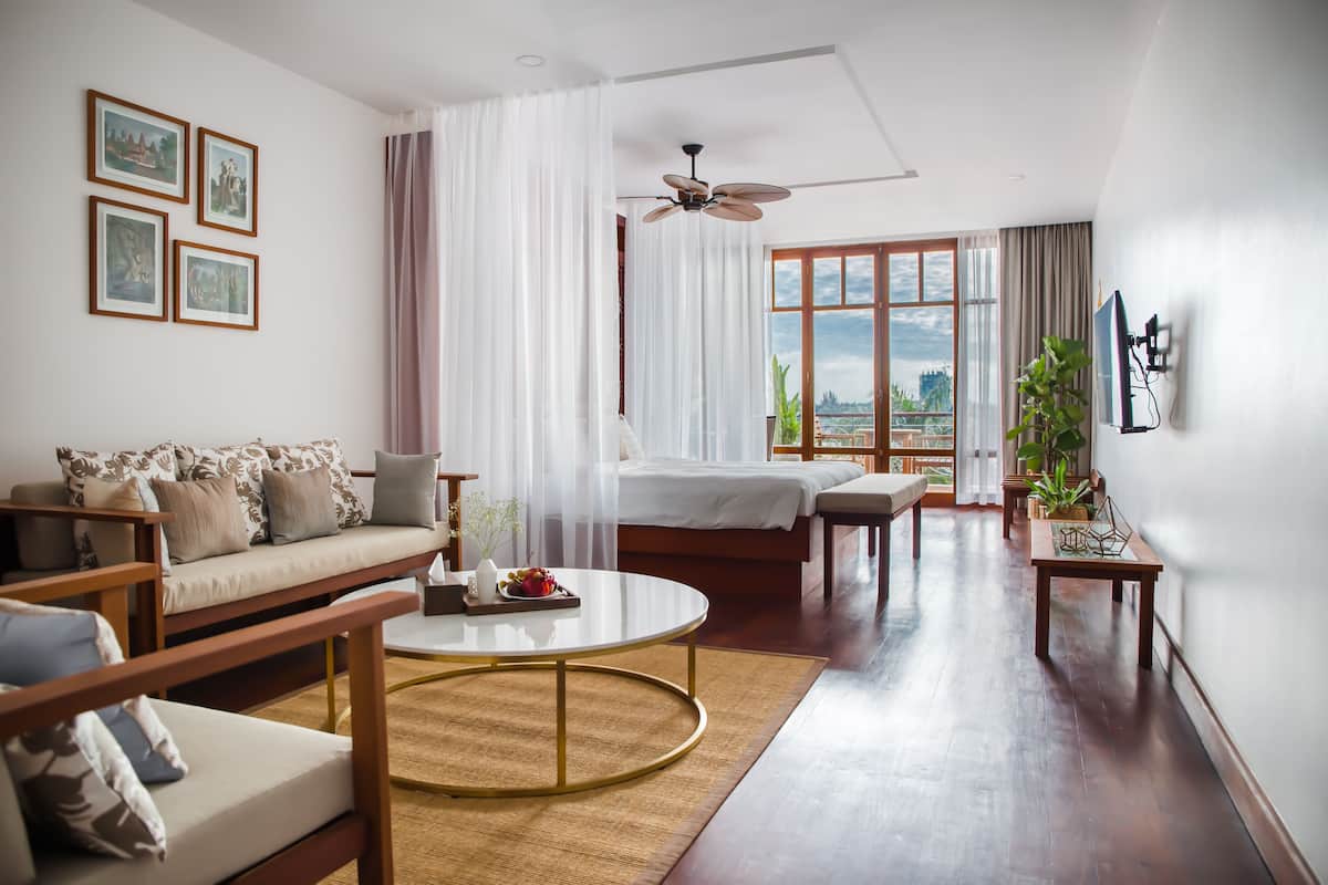 JUNIOR SUITE