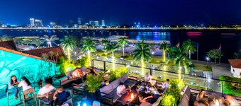 Amanjaya Pancam Suites Hotel