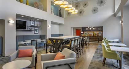 Hampton Inn & Suites by Hilton Edmonton/West
