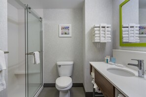 Hair dryer, towels, soap, shampoo - Hampton Inn & Suites by Hilton Edmonton/West (Edmonton)
