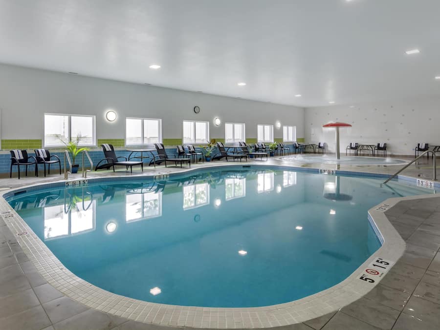 Una piscina cubierta