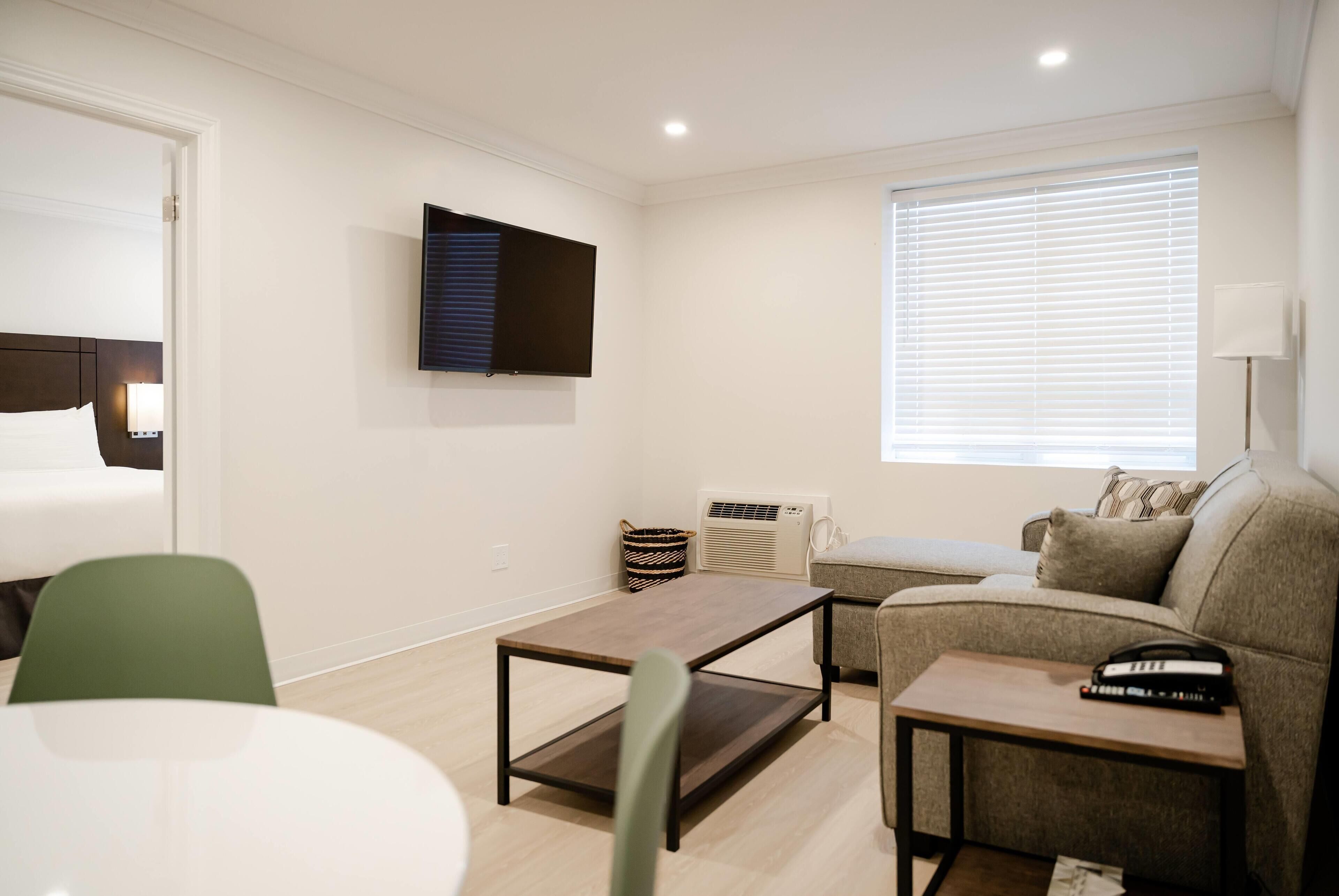 Suite, 1 cama King size y sofá cama, para no fumadores | Cortinas blackout, tabla de planchar con plancha y cunas gratuitas 