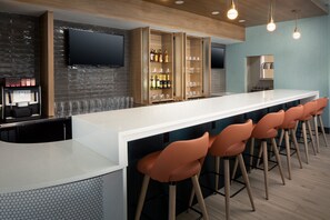 Bar (on property) - Holiday Inn Cheshire - Southington by IHG (Southington)