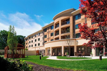 Courtyard by Marriott Paramus - Image 2