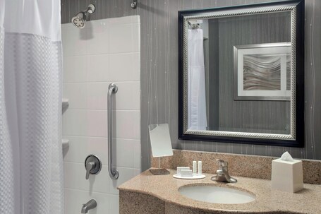 Courtyard by Marriott Paramus - Image 13