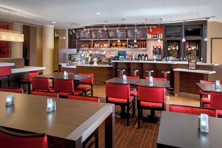 Courtyard by Marriott Paramus - Image 4