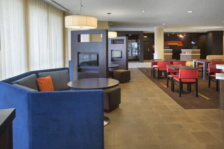 Courtyard by Marriott Paramus - Image 17