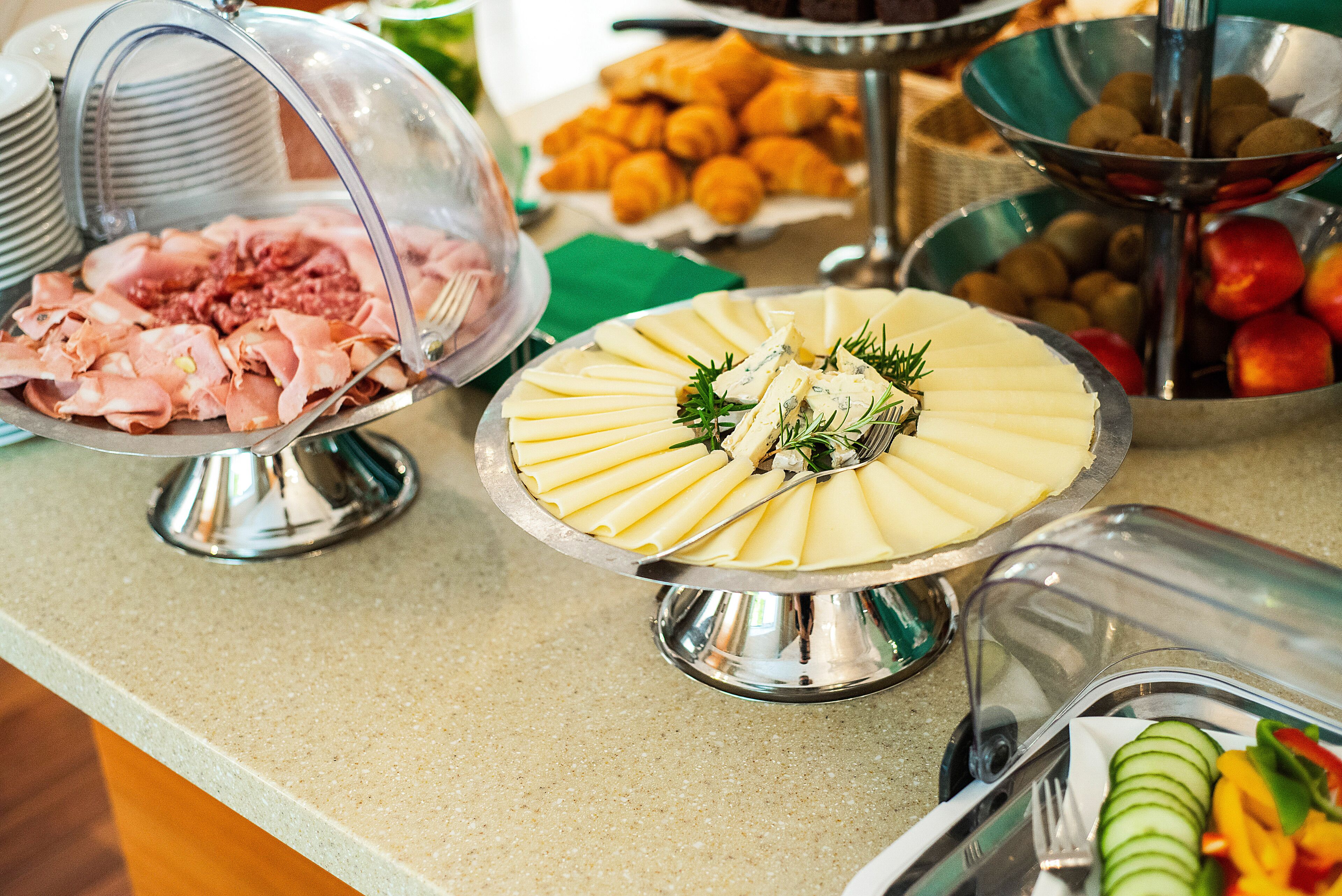 daily buffet breakfast (eur 21 per person)