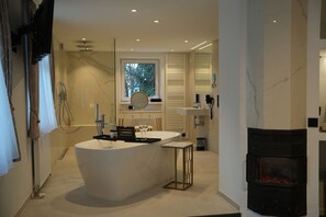 Suite monolocale Deluxe, 1 letto king | Bagno | Asciugacapelli, asciugamani