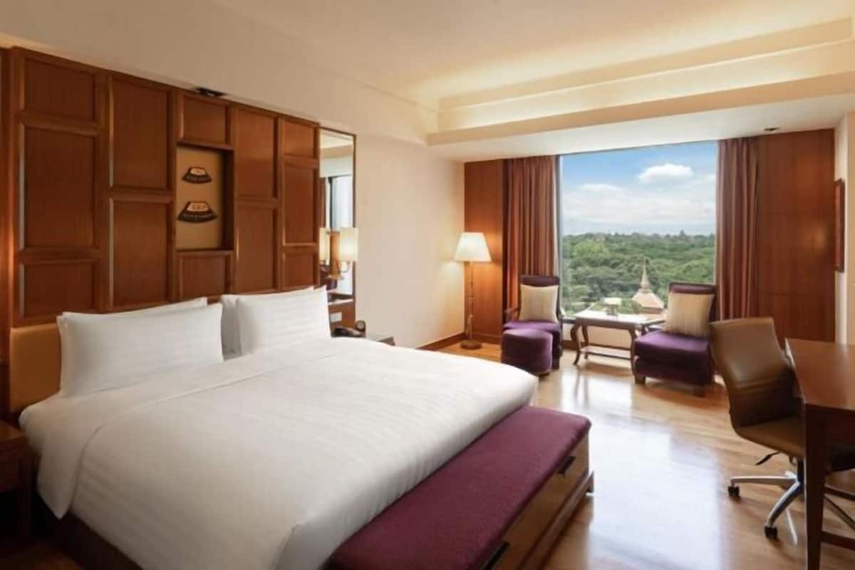 Minibar, in-room safe, desk, blackout curtains