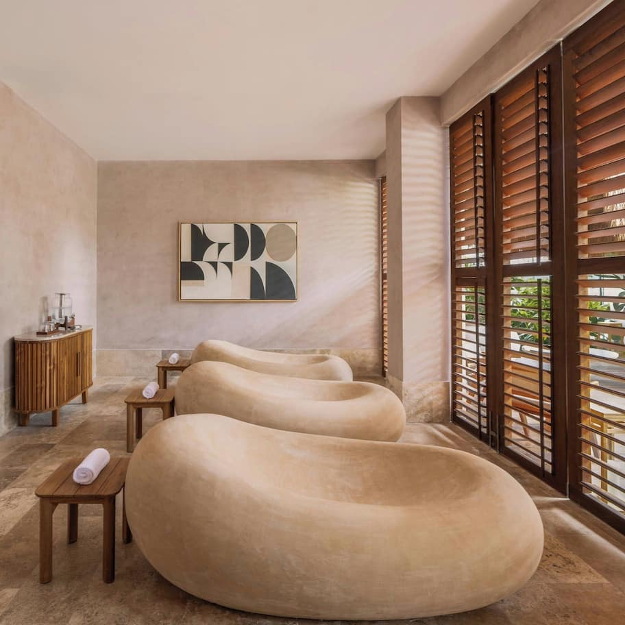 Couples treatment rooms, sauna, steam room, Turkish bath, body wraps