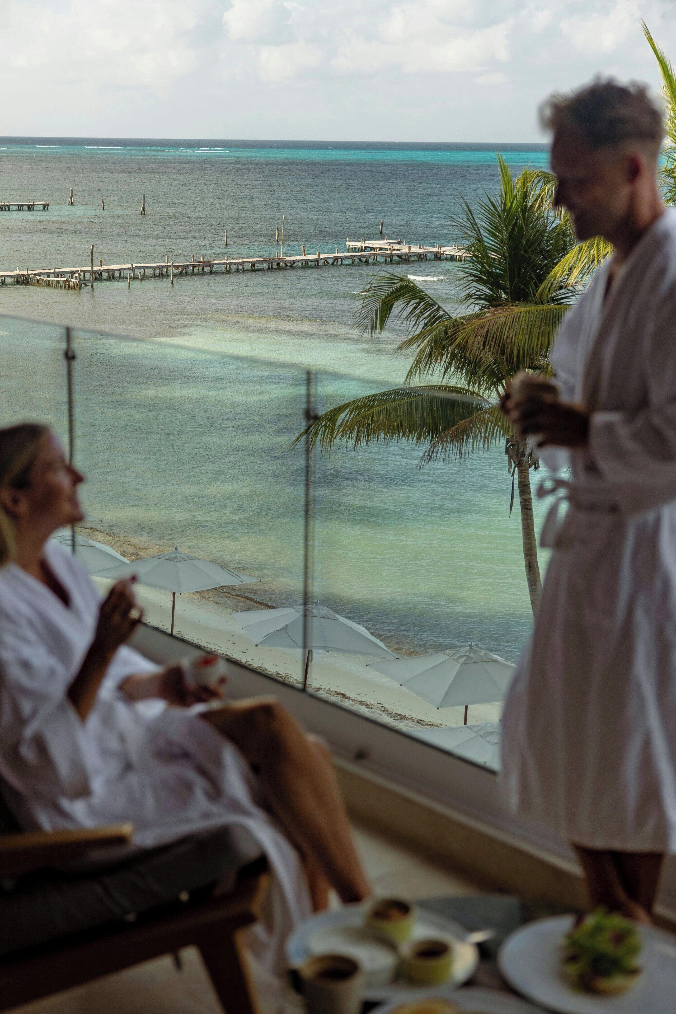 Grand Suite, 1 King Bed, Balcony, Oceanfront | Property amenity