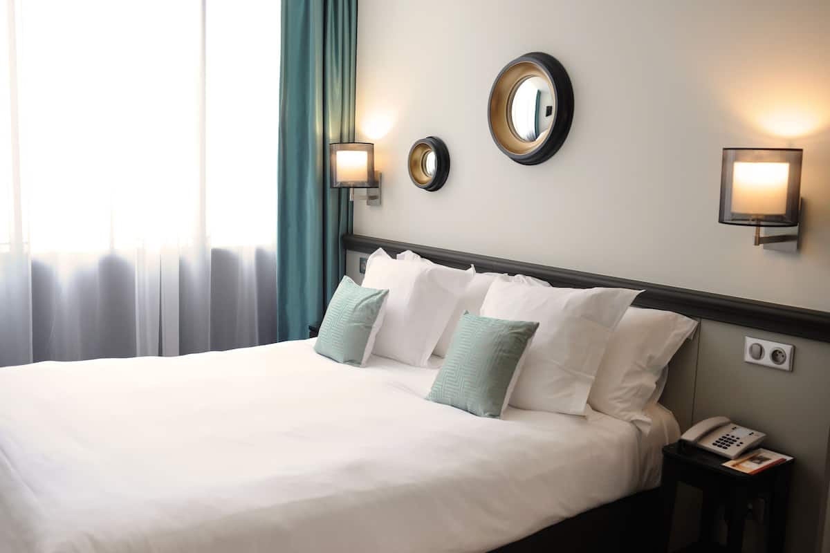 classic double room | in-room safe, desk, blackout curtains, soundproofing