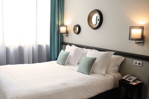 Classic Double Room | In-room safe, desk, blackout drapes, soundproofing - Hôtel Albert 1er (Toulouse)