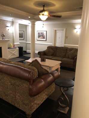 Sala de estar en el lobby