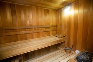 Body treatments, hydrotherapy, aromatherapy, hot stone massages - Fun City Resort Hotel (Burlington)