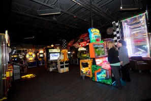 Arcade - Fun City Resort Hotel (Burlington)