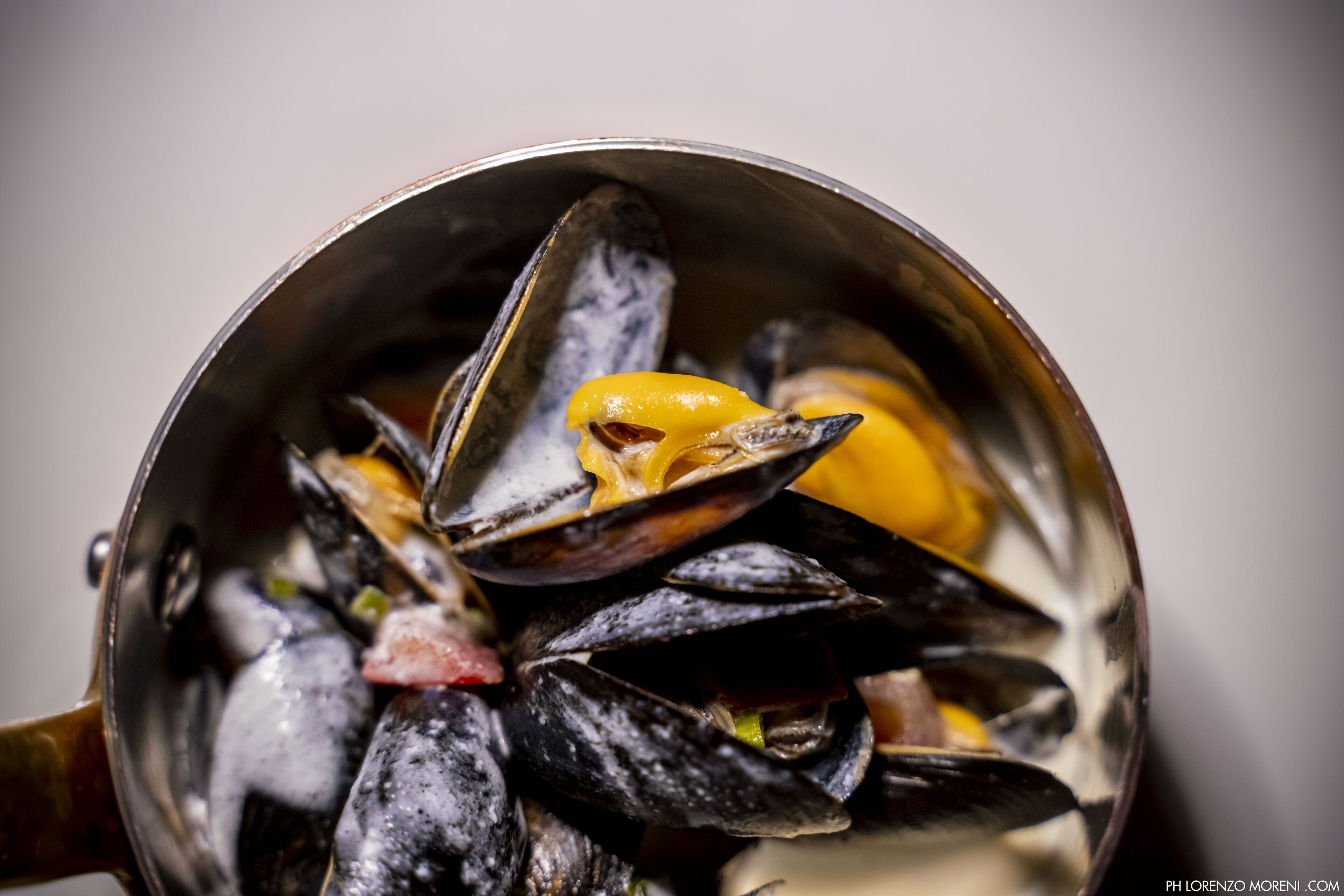 2 restaurants, breakfast, lunch, dinner served; italian cuisine