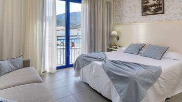 Minibar, coffres-forts dans les chambres, rideaux occultants