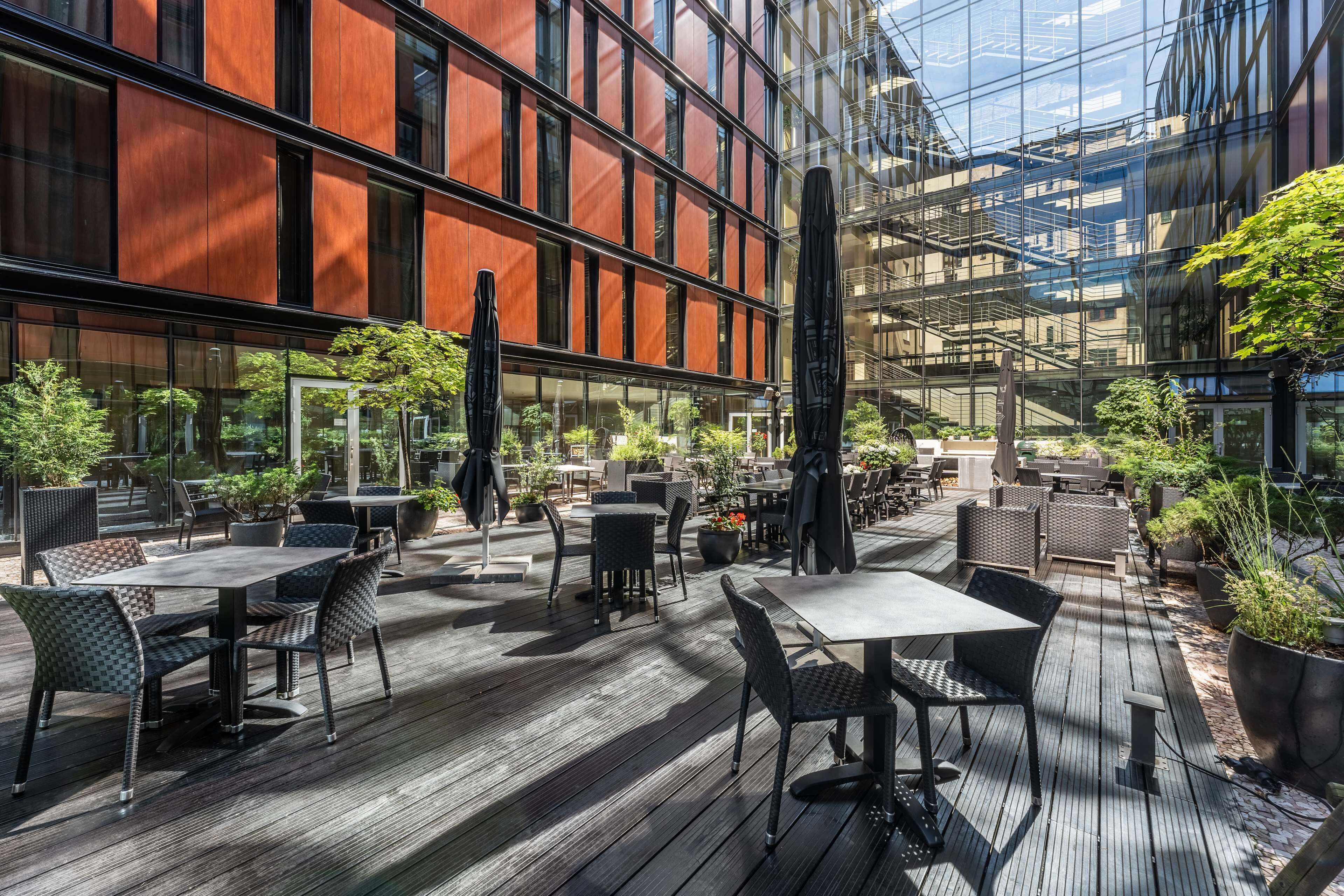 breakfast, lunch and dinner served