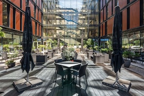 Déjeuner, dßner et souper servis sur place