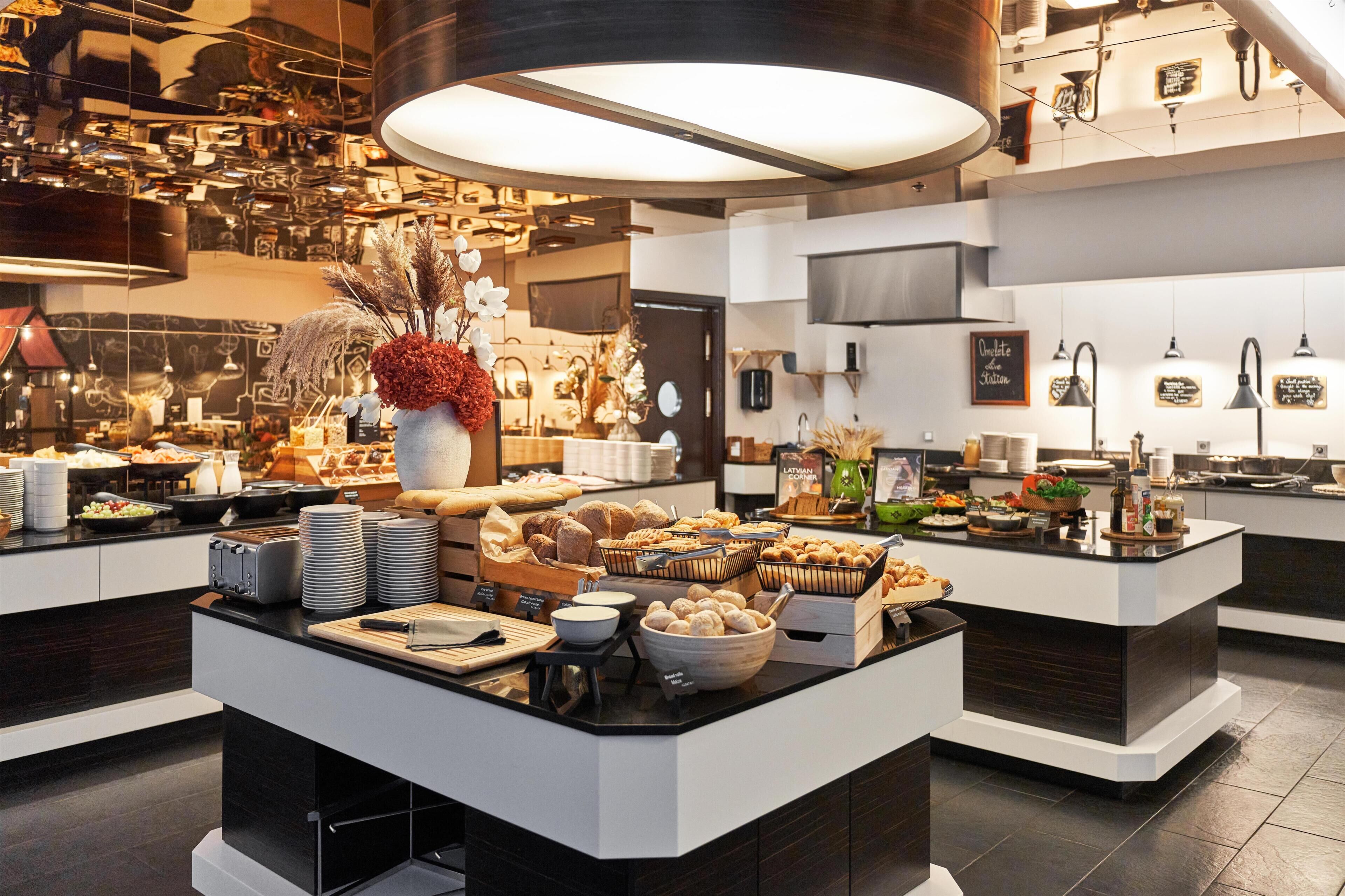 Daily buffet breakfast for a fee