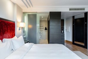 Premium Room, 1 King Bed, Park View - Radisson Blu Elizabete Hotel (Riga)