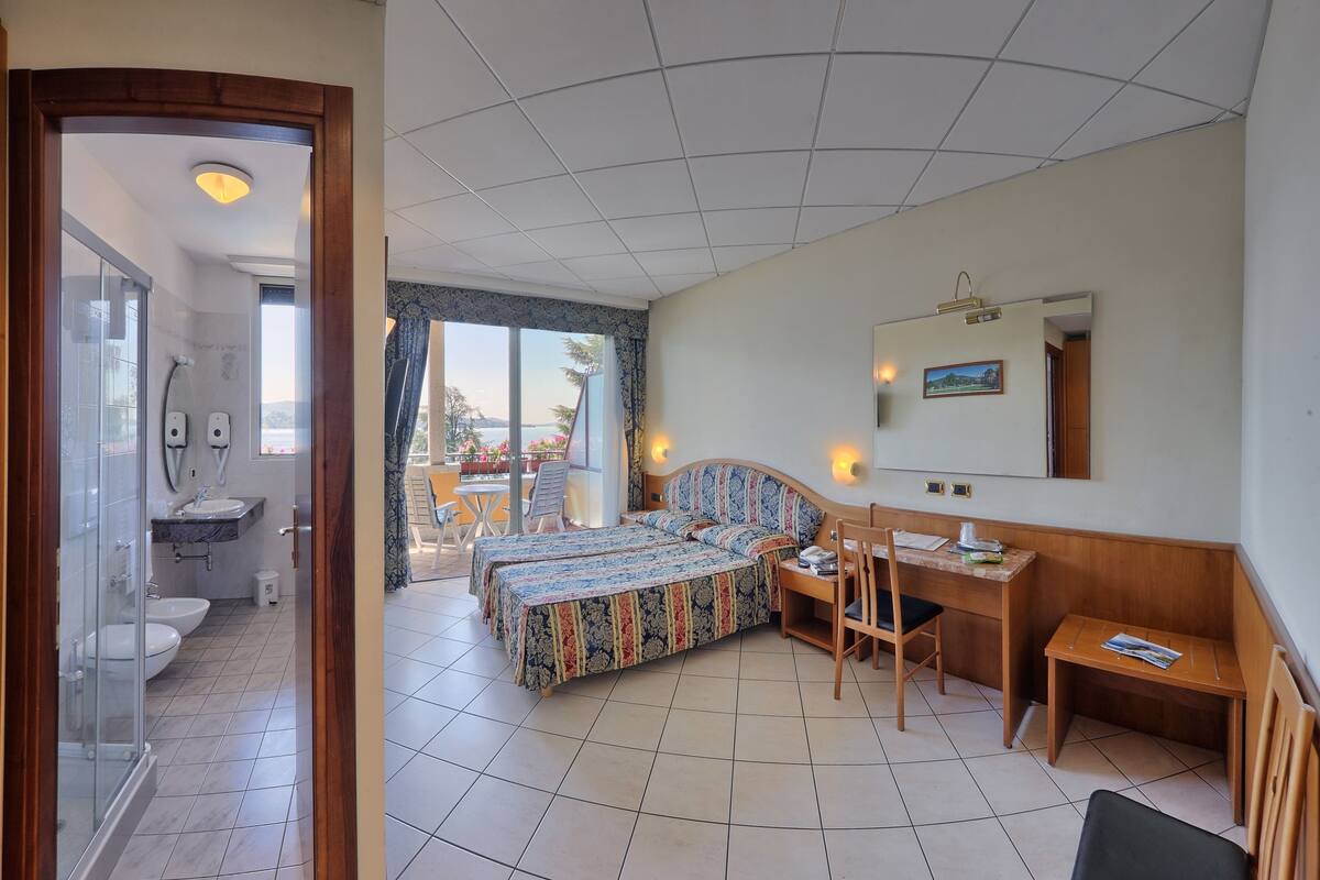 Standard Double or Twin Room, Lake View