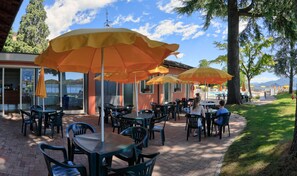 Outdoor dining - Hotel Residence Zust (Verbania)