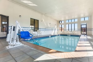 Indoor pool - Comfort Inn & Suites Sikeston I-55 (Sikeston)