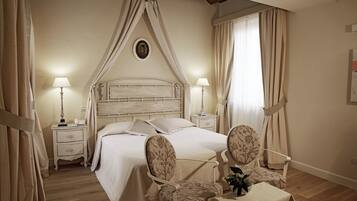 Superior-Doppelzimmer | Minibar, Zimmersafe, Schreibtisch, schallisolierte Zimmer