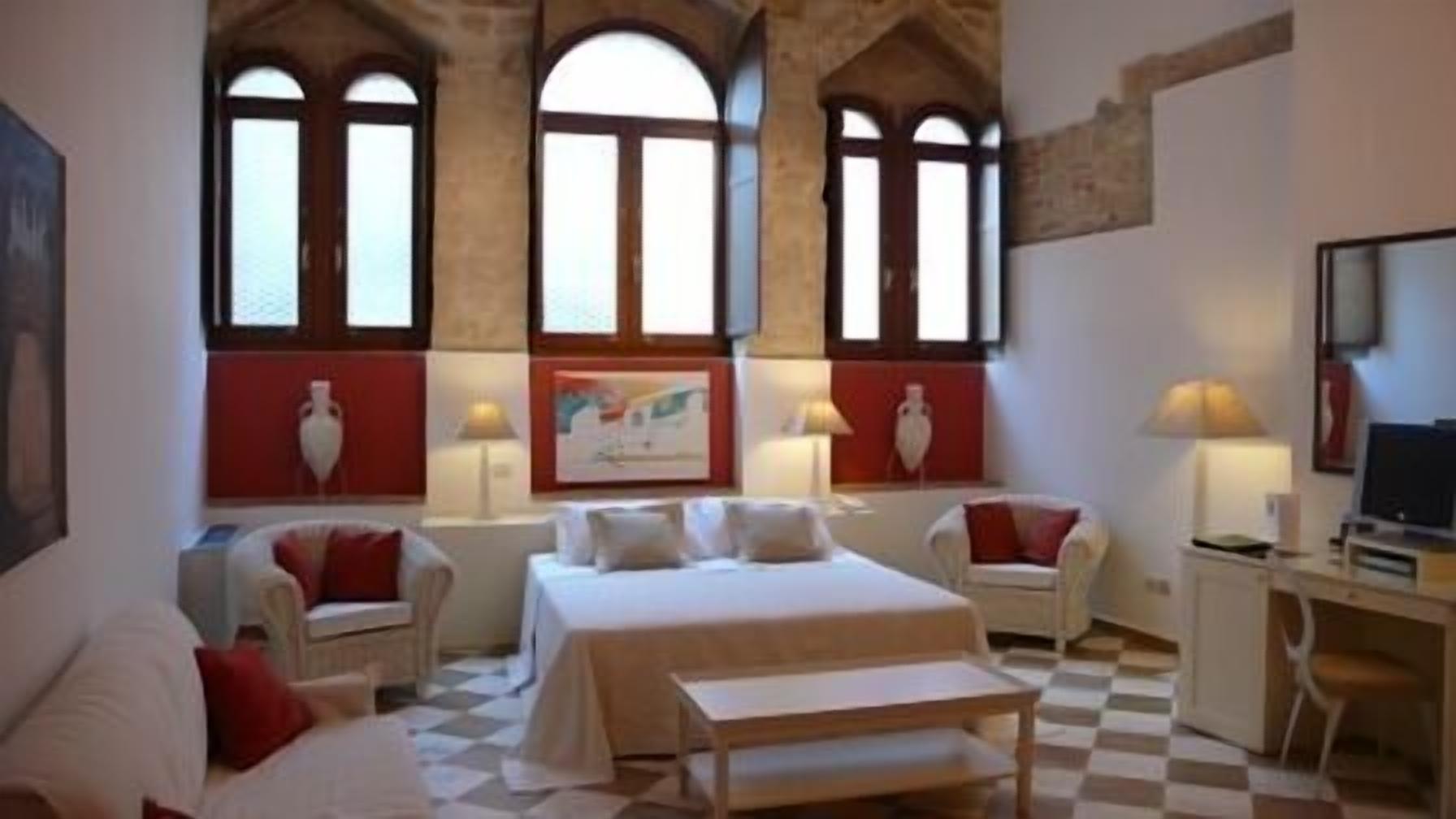 minibar, in-room safe, desk, soundproofing